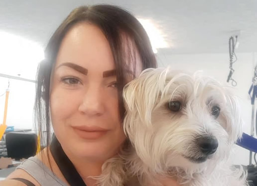 professional dog groomer in Radcliffe - kelly honour